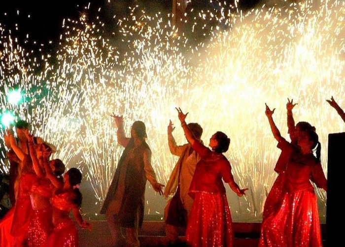 Let's celebrate Diwali in the big desert of Dubai